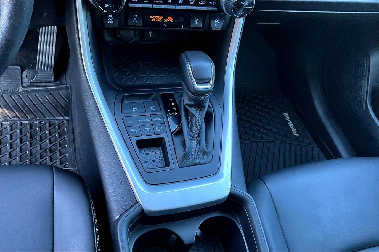 2021 Toyota RAV4 | Sunroof | Heated Seats | Heated Wheel Photo
