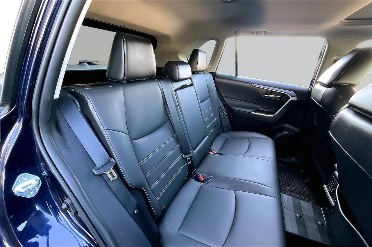 2021 Toyota RAV4 | Sunroof | Heated Seats | Heated Wheel Photo