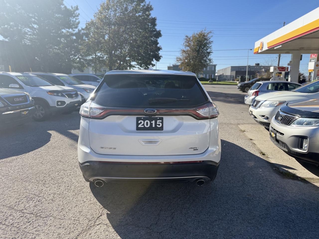 2015 Ford Edge SEL AWD - ONE OWNER - DEALER SERVICED! Photo