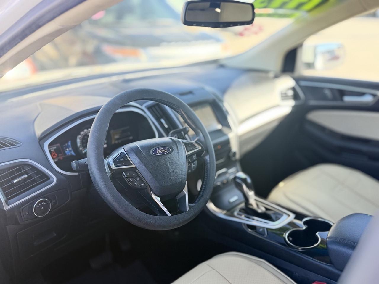 2015 Ford Edge SEL AWD - ONE OWNER - DEALER SERVICED! Photo