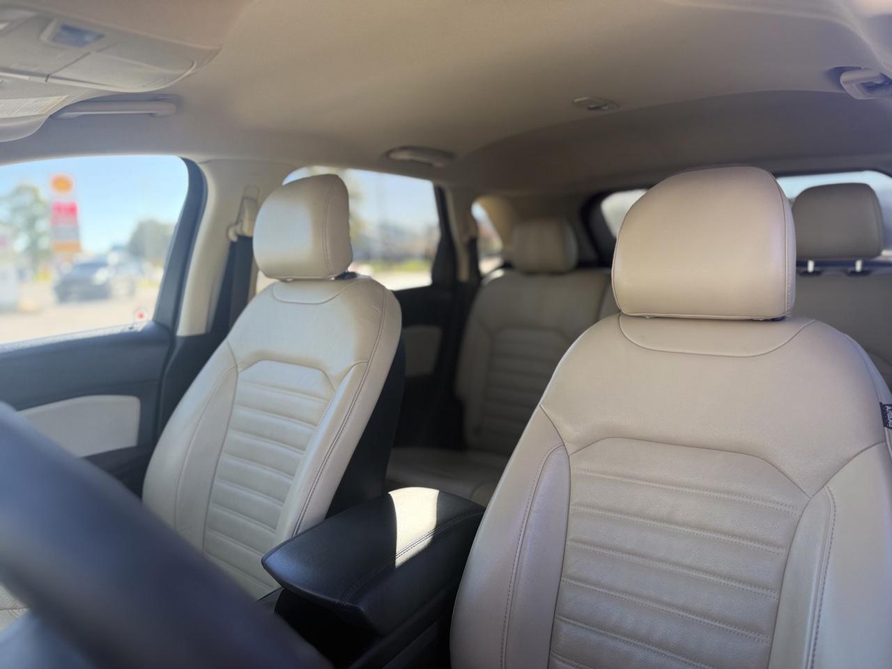 2015 Ford Edge SEL AWD - ONE OWNER - DEALER SERVICED! Photo