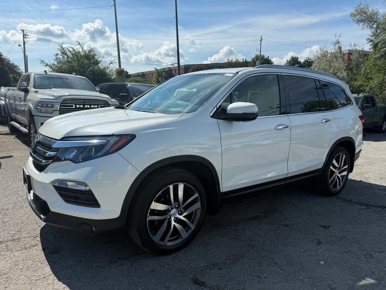 2017 Honda Pilot Touring Photo