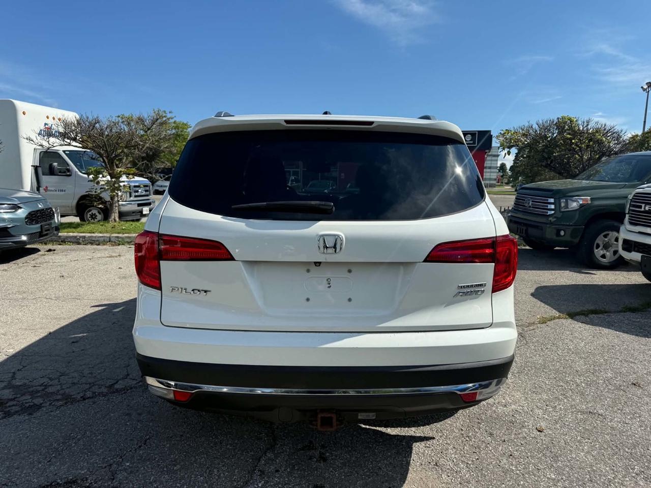 2017 Honda Pilot Touring Photo