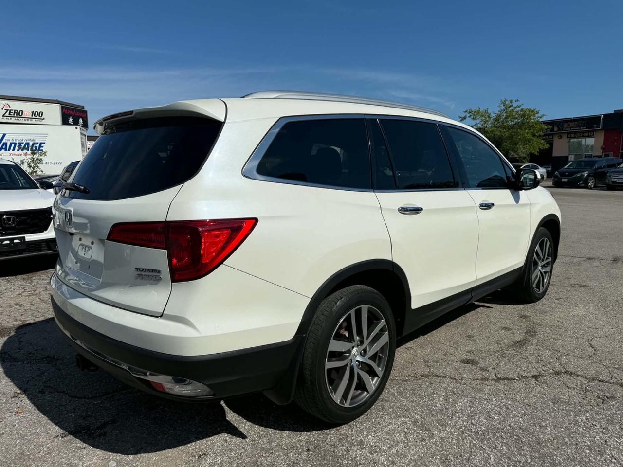 2017 Honda Pilot Touring Photo