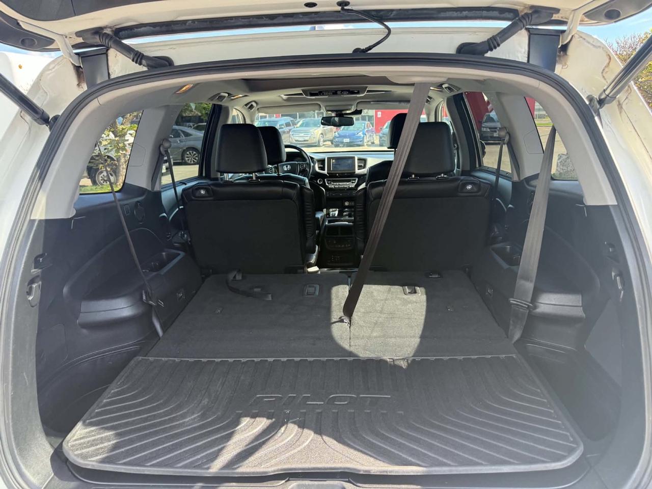 2017 Honda Pilot Touring Photo