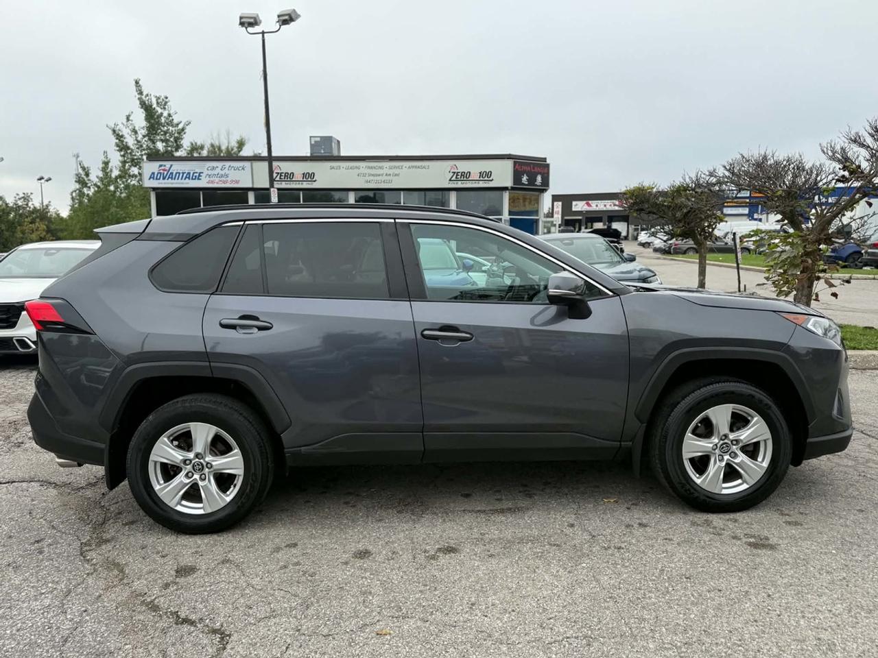 2020 Toyota RAV4 XLE Photo