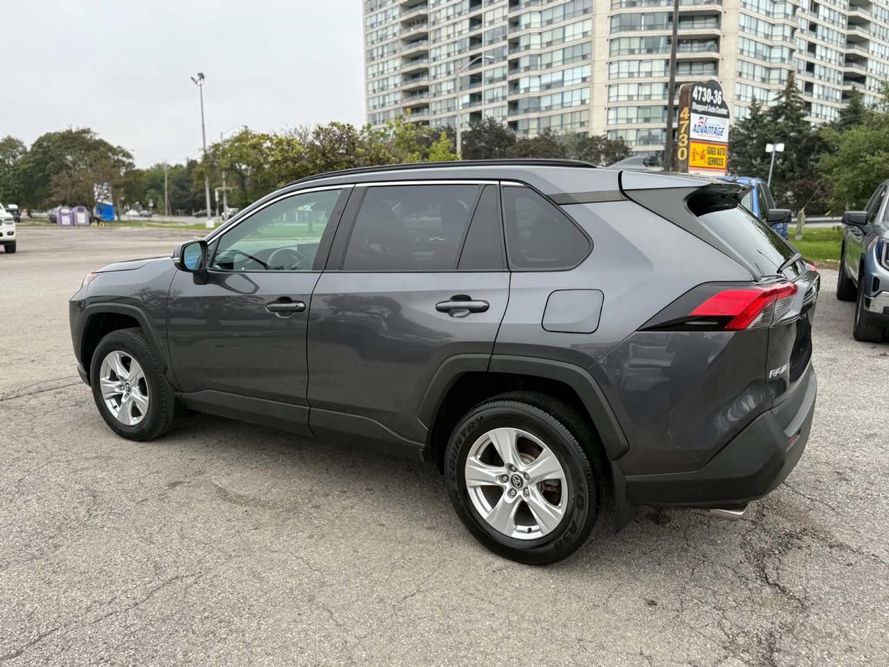 2020 Toyota RAV4 XLE Photo