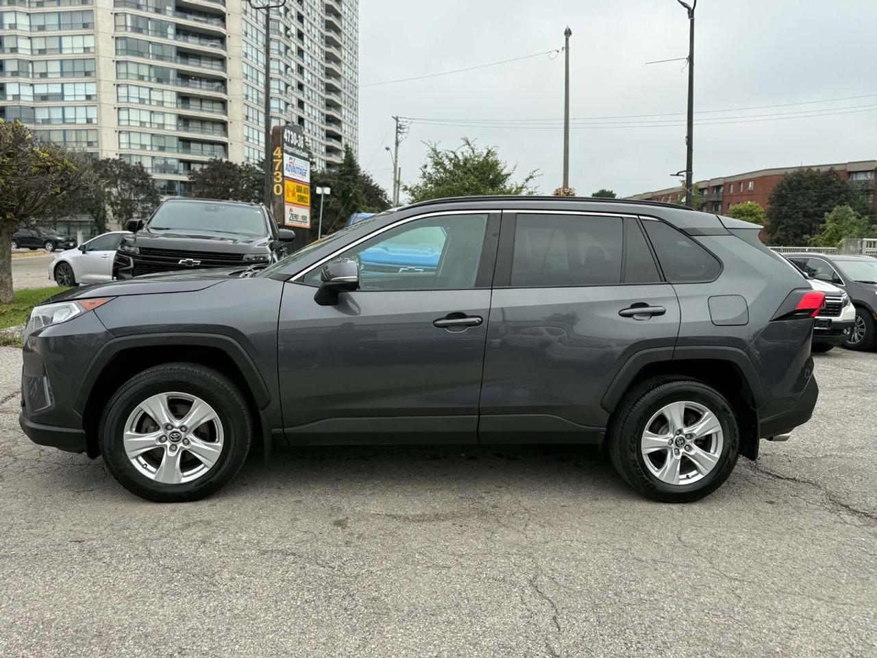 2020 Toyota RAV4 XLE Photo