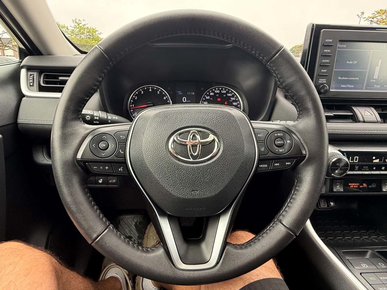 2020 Toyota RAV4 XLE Photo