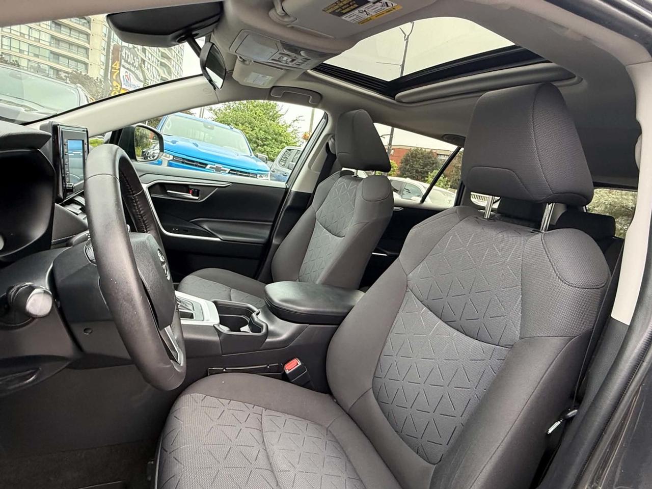 2020 Toyota RAV4 XLE Photo