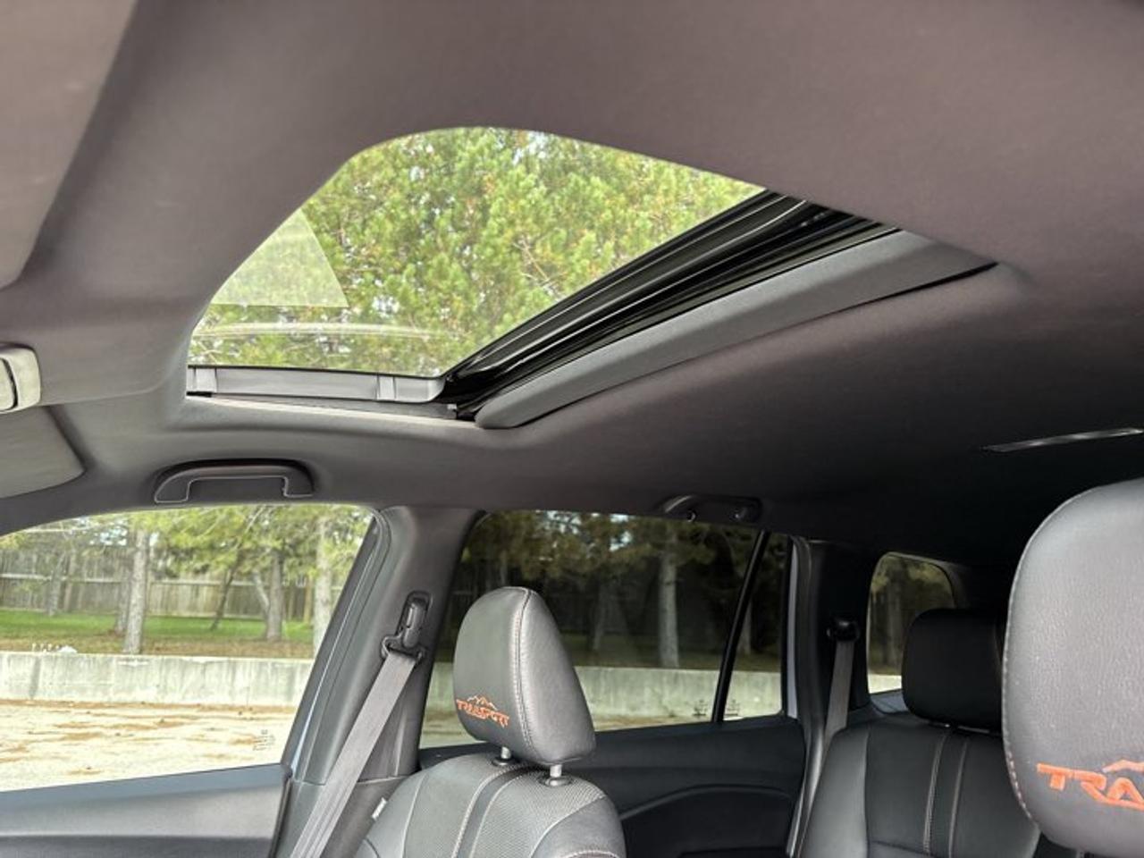 2022 Honda Passport TrailSport AWD | No Accidents | Sunroof | Leather Seats | Heated Steering Photo