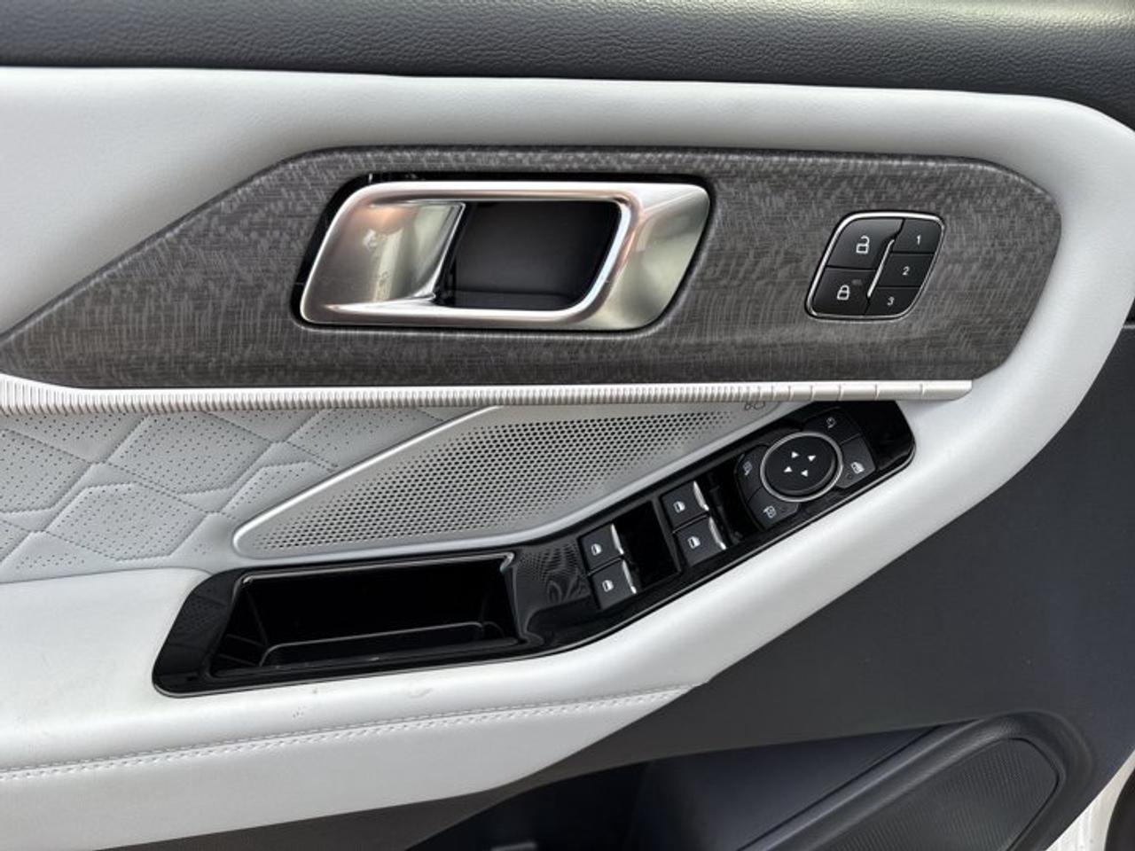 2025 Ford Explorer Platinum 4WD | Ultimate Package Photo