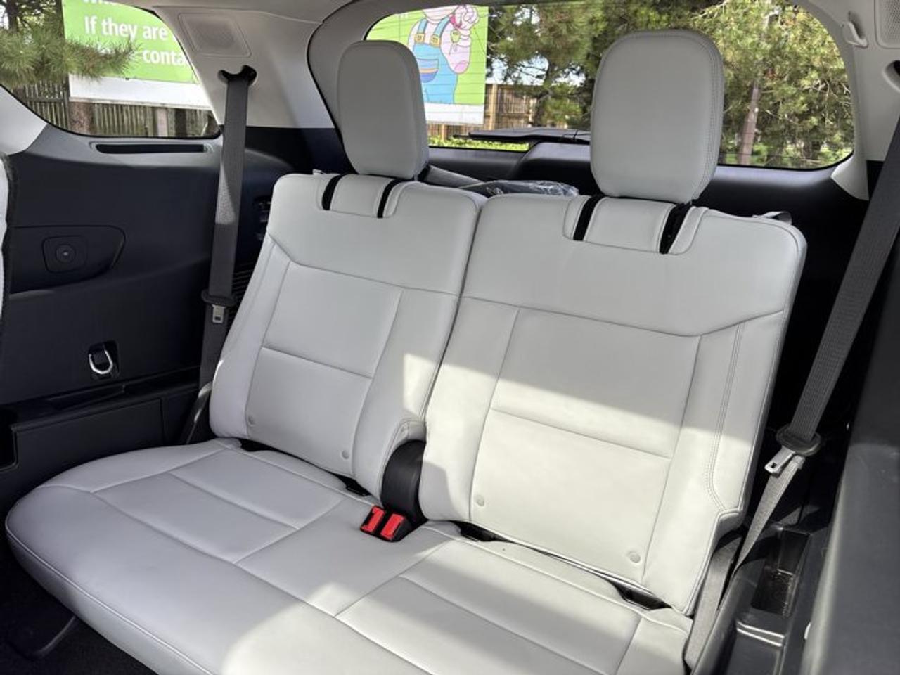2025 Ford Explorer Platinum 4WD | Ultimate Package Photo