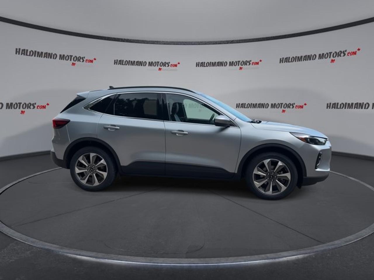 2023 Ford Escape Platinum AWD | No Accidents | Leather Seats Photo