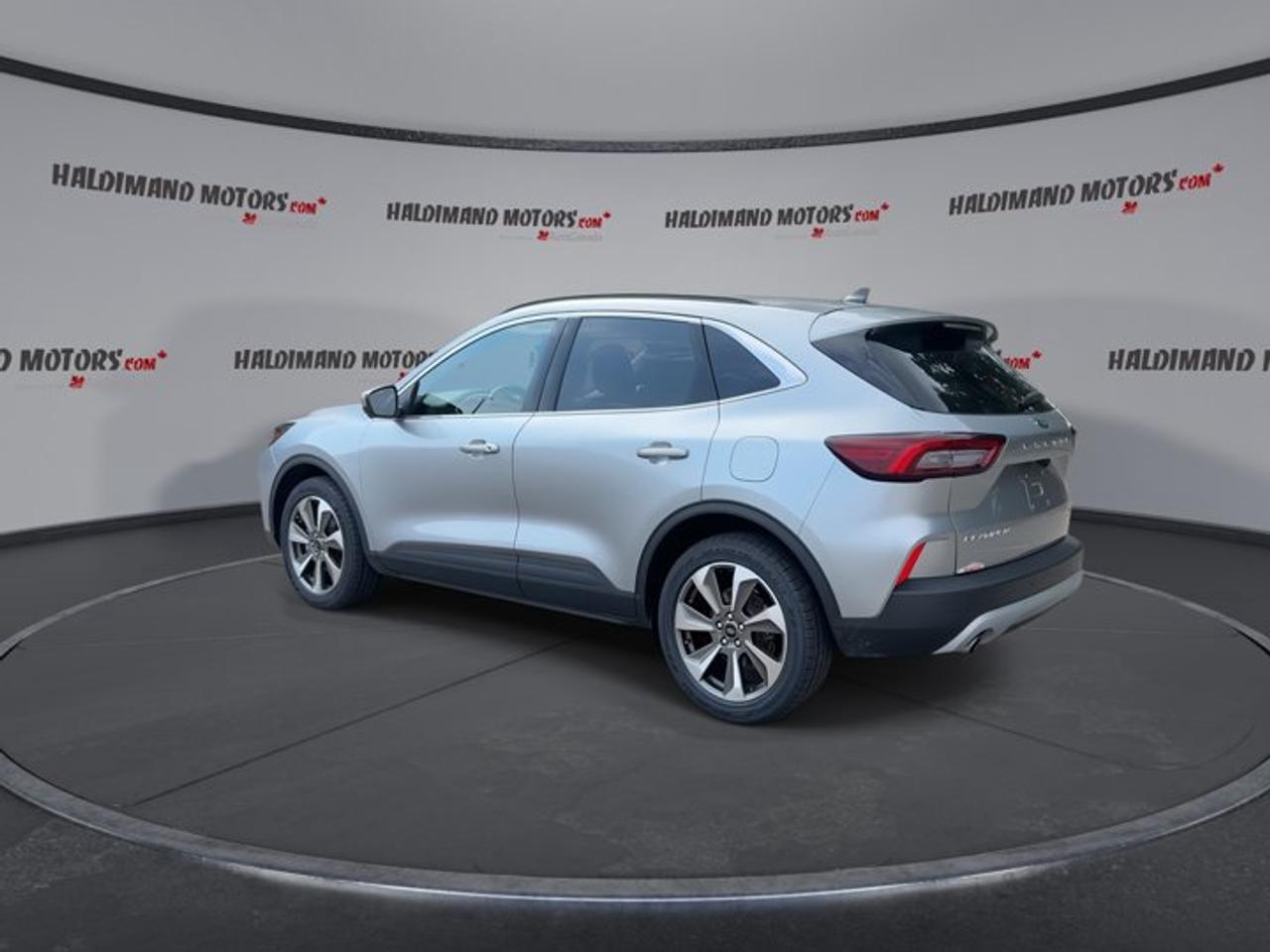 2023 Ford Escape Platinum AWD | No Accidents | Leather Seats Photo