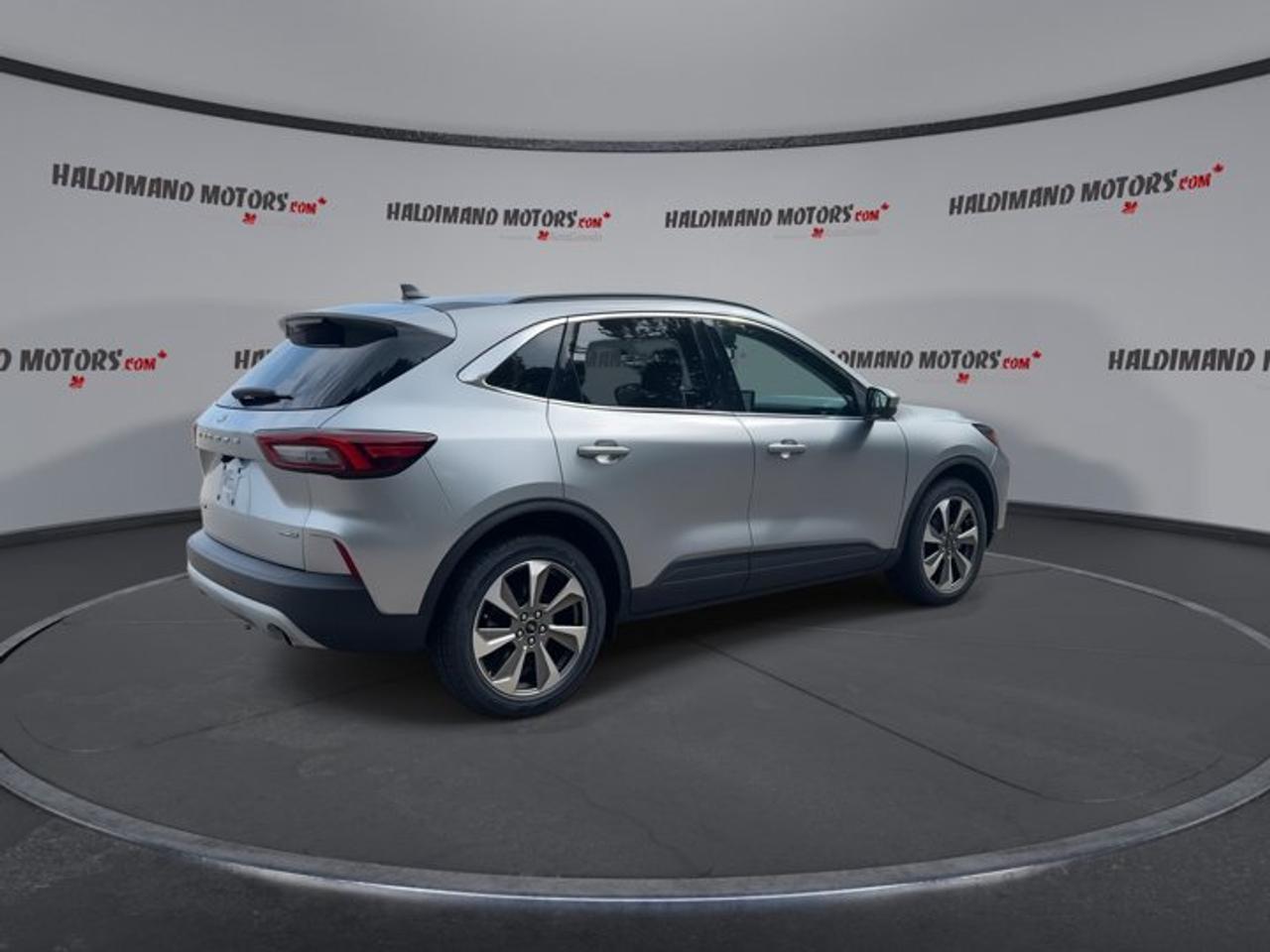 2023 Ford Escape Platinum AWD | No Accidents | Leather Seats Photo
