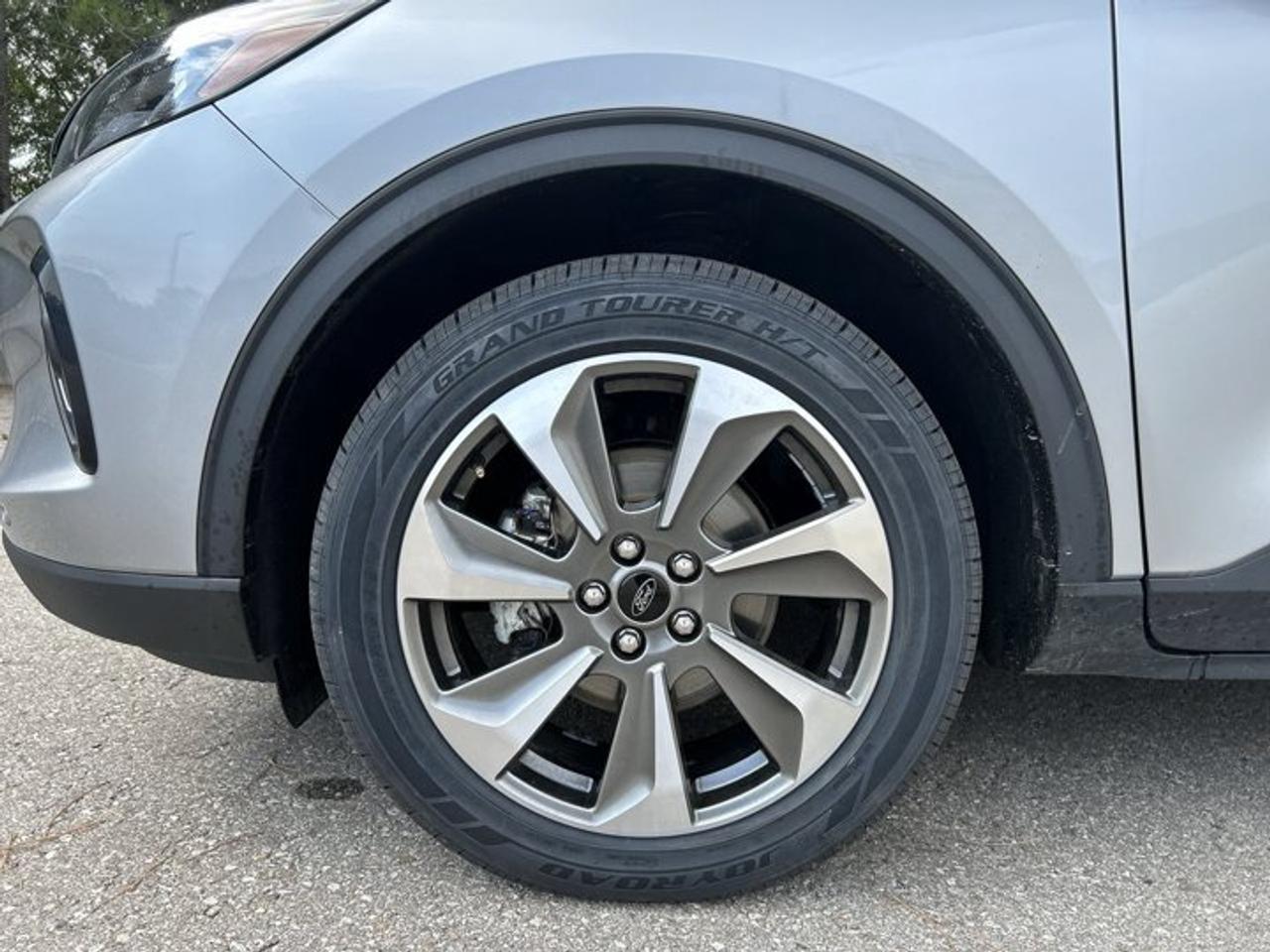 2023 Ford Escape Platinum AWD | No Accidents | Leather Seats Photo