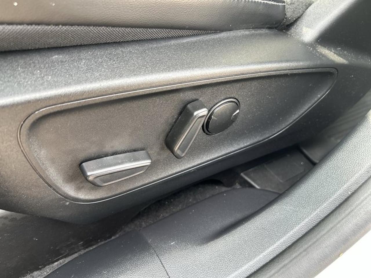 2023 Ford Escape Platinum AWD | No Accidents | Leather Seats Photo