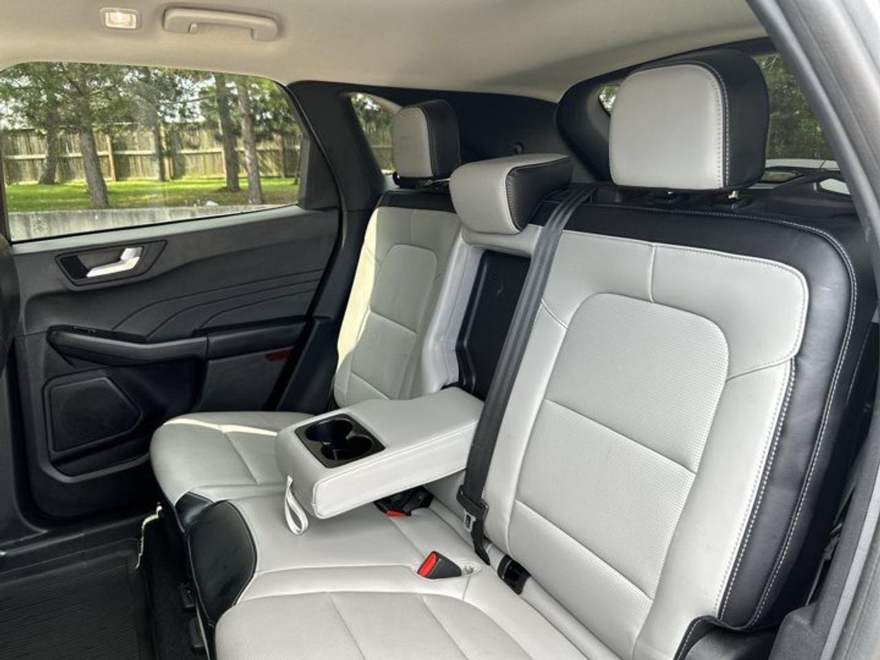 2023 Ford Escape Platinum AWD | No Accidents | Leather Seats Photo