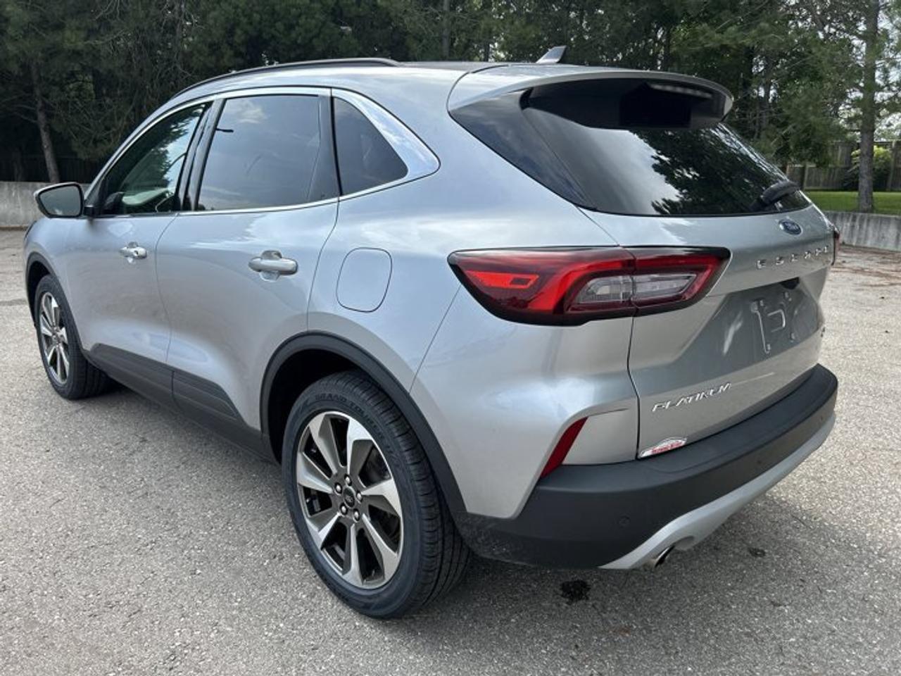 2023 Ford Escape Platinum AWD | No Accidents | Leather Seats Photo