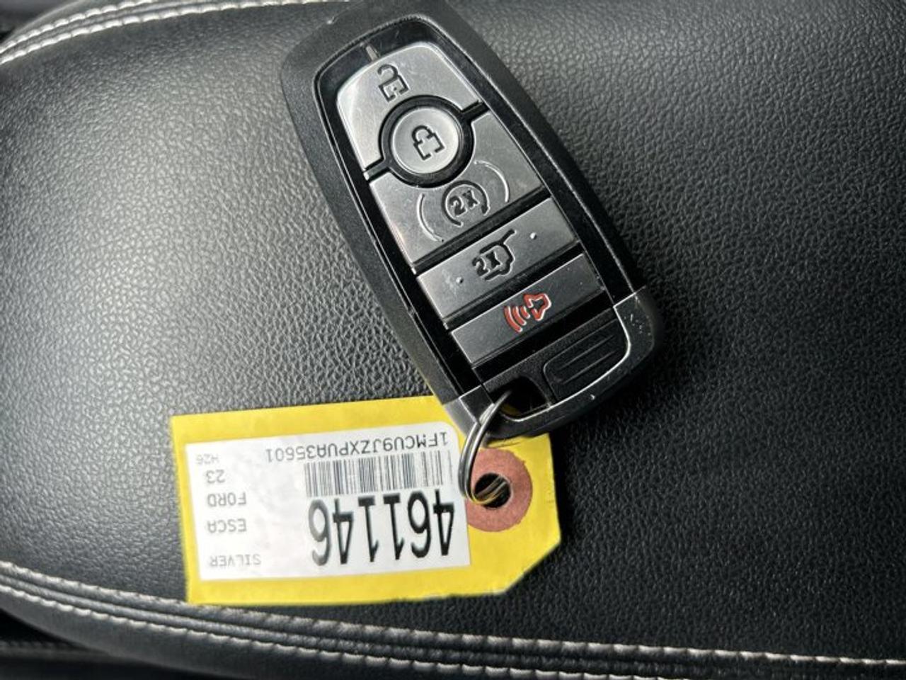 2023 Ford Escape Platinum AWD | No Accidents | Leather Seats Photo