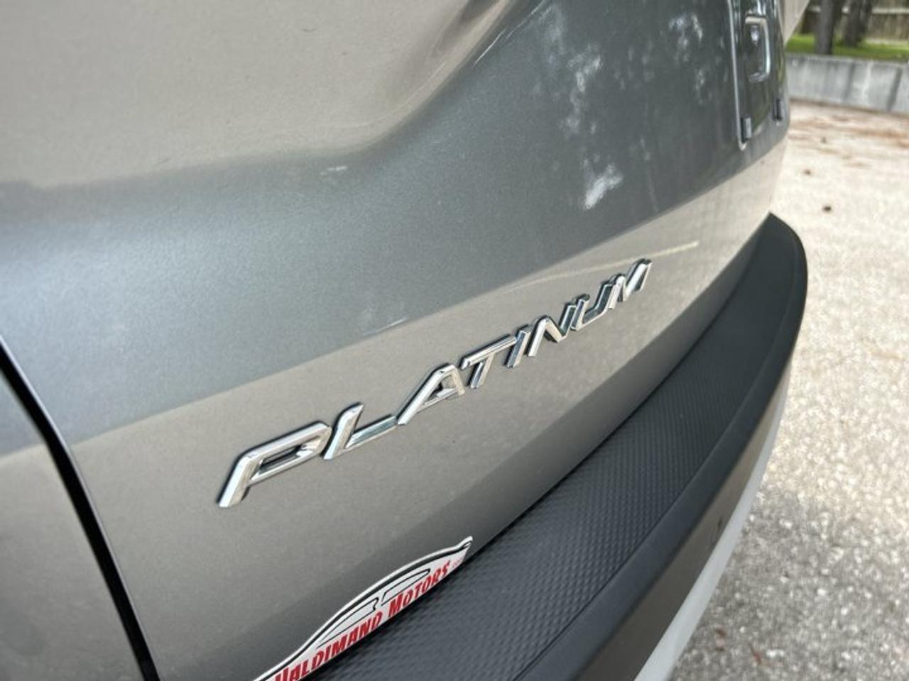 2023 Ford Escape Platinum AWD | No Accidents | Leather Seats Photo