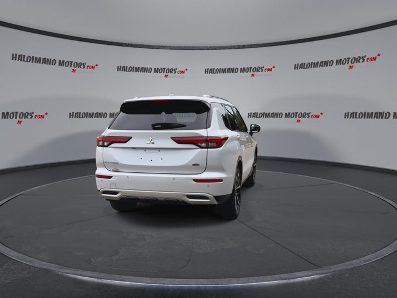 2023 Mitsubishi Outlander SE AWD | No Accidents | Pano. Sunroof | Leather Seats Photo