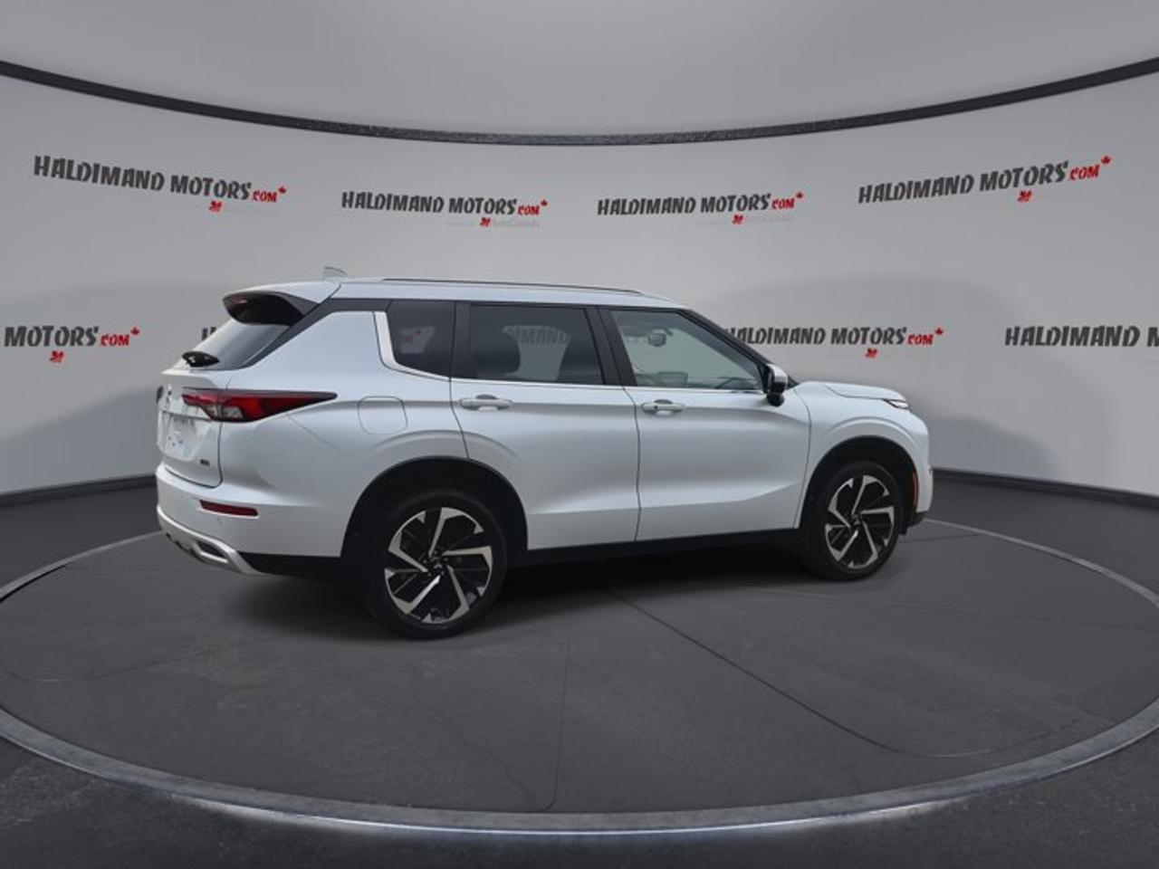 2023 Mitsubishi Outlander SE AWD | No Accidents | Pano. Sunroof | Leather Seats Photo