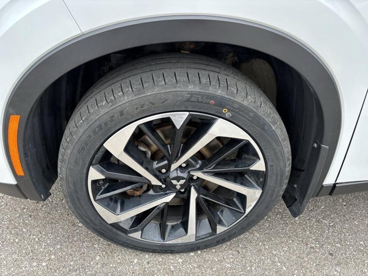 2023 Mitsubishi Outlander SE AWD | No Accidents | Pano. Sunroof | Leather Seats Photo