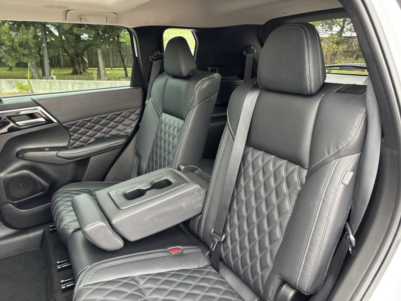 2023 Mitsubishi Outlander SE AWD | No Accidents | Pano. Sunroof | Leather Seats Photo