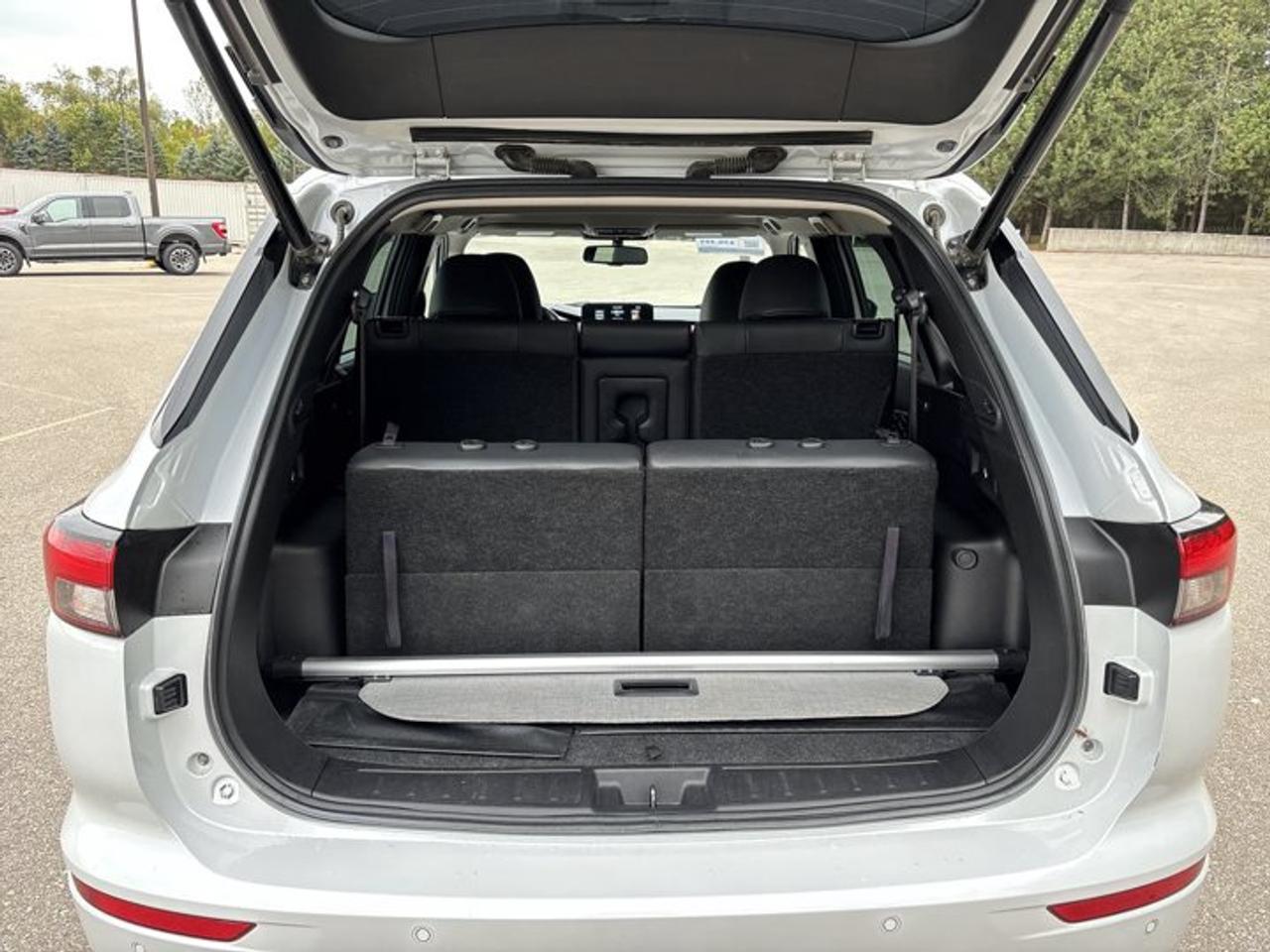 2023 Mitsubishi Outlander SE AWD | No Accidents | Pano. Sunroof | Leather Seats Photo