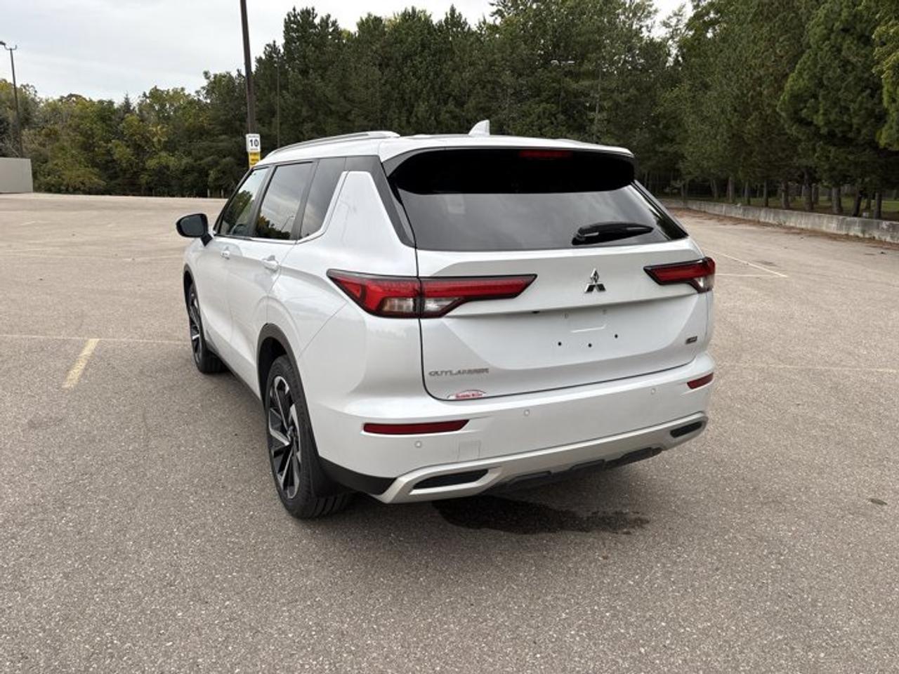 2023 Mitsubishi Outlander SE AWD | No Accidents | Pano. Sunroof | Leather Seats Photo