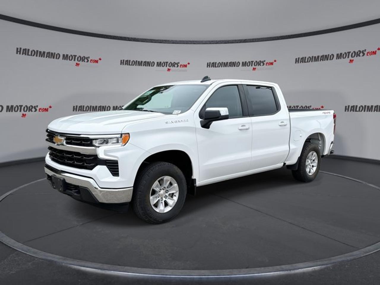 2024 Chevrolet Silverado 1500 LT Crew Cab 5.5' Box 4WD | No Accidents | Heated Steering Photo0