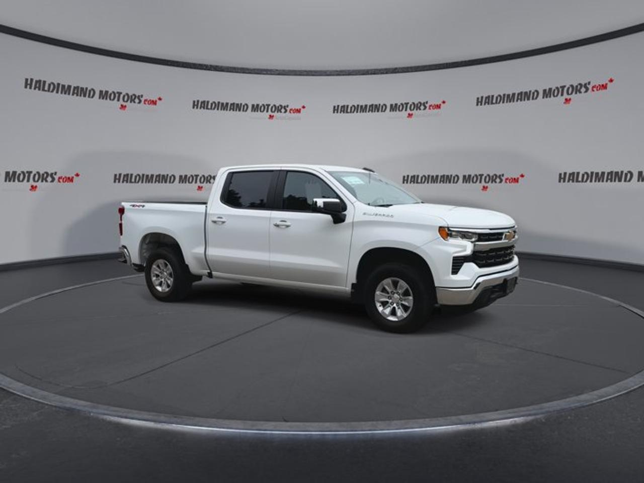 2024 Chevrolet Silverado 1500 LT Crew Cab 5.5' Box 4WD | No Accidents | Heated Steering Photo