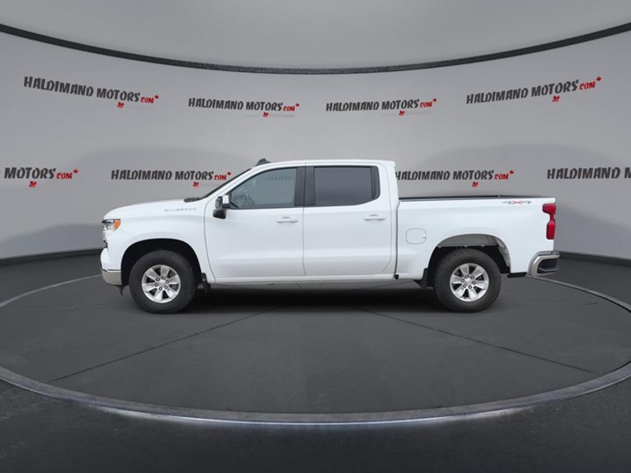 2024 Chevrolet Silverado 1500 LT Crew Cab 5.5' Box 4WD | No Accidents | Heated Steering Photo