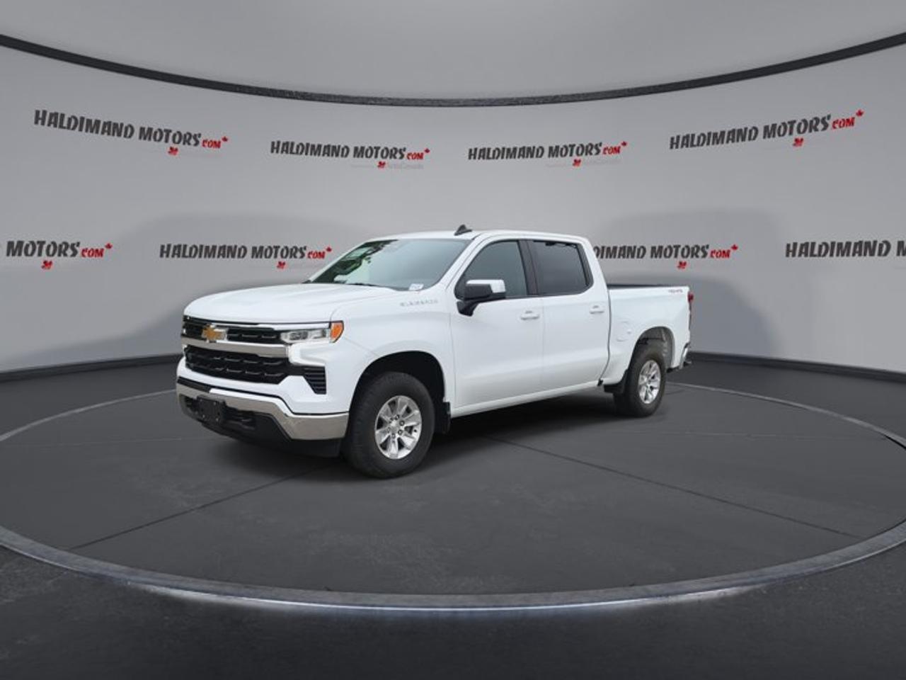 2024 Chevrolet Silverado 1500 LT Crew Cab 5.5' Box 4WD | No Accidents | Heated Steering Photo