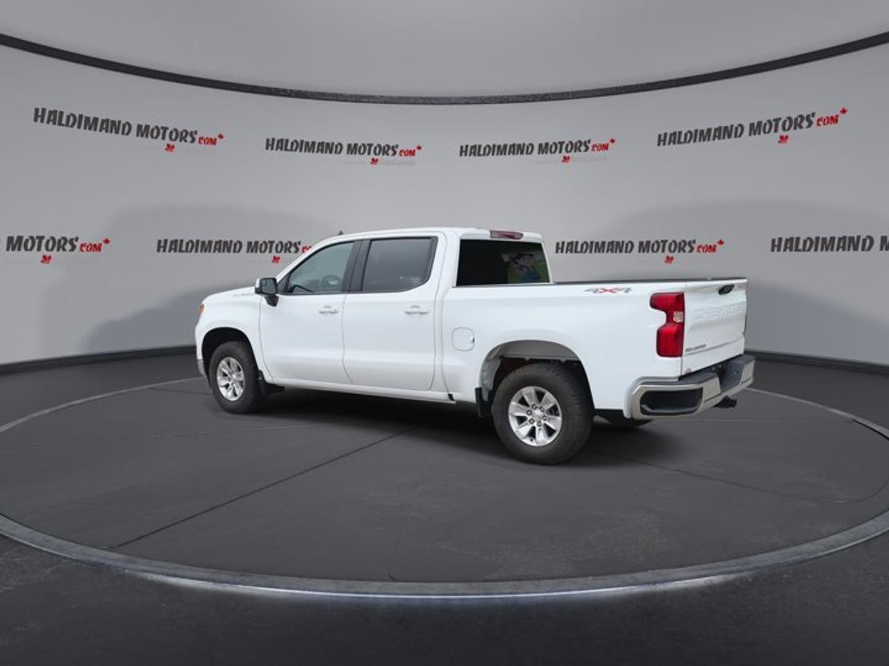 2024 Chevrolet Silverado 1500 LT Crew Cab 5.5' Box 4WD | No Accidents | Heated Steering Photo