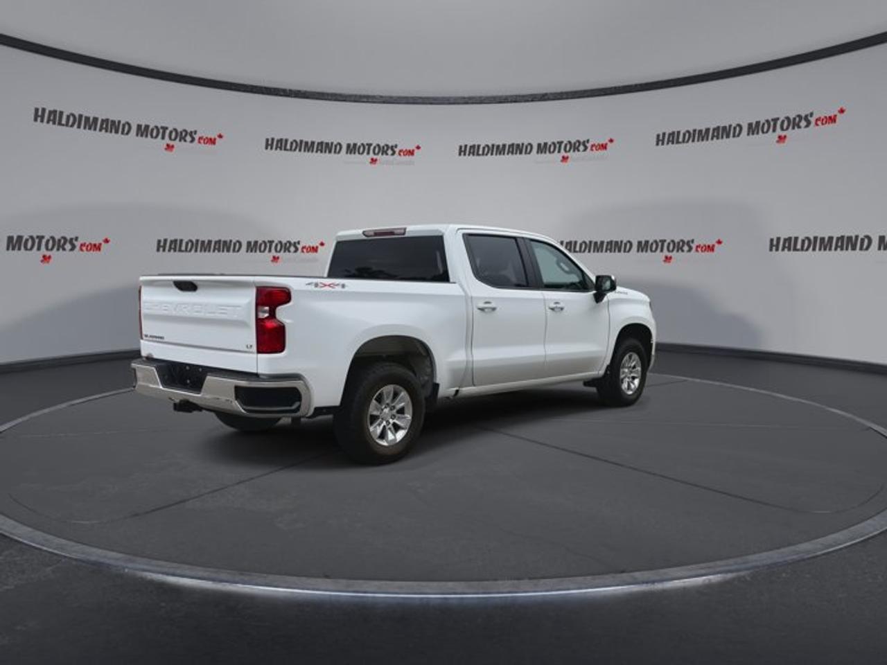 2024 Chevrolet Silverado 1500 LT Crew Cab 5.5' Box 4WD | No Accidents | Heated Steering Photo
