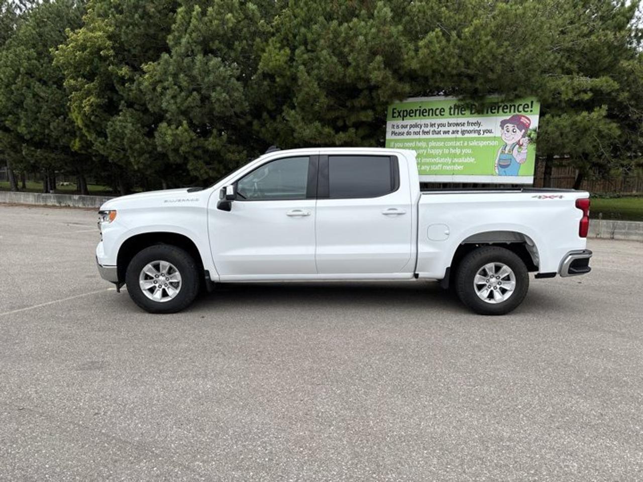 2024 Chevrolet Silverado 1500 LT Crew Cab 5.5' Box 4WD | No Accidents | Heated Steering Photo