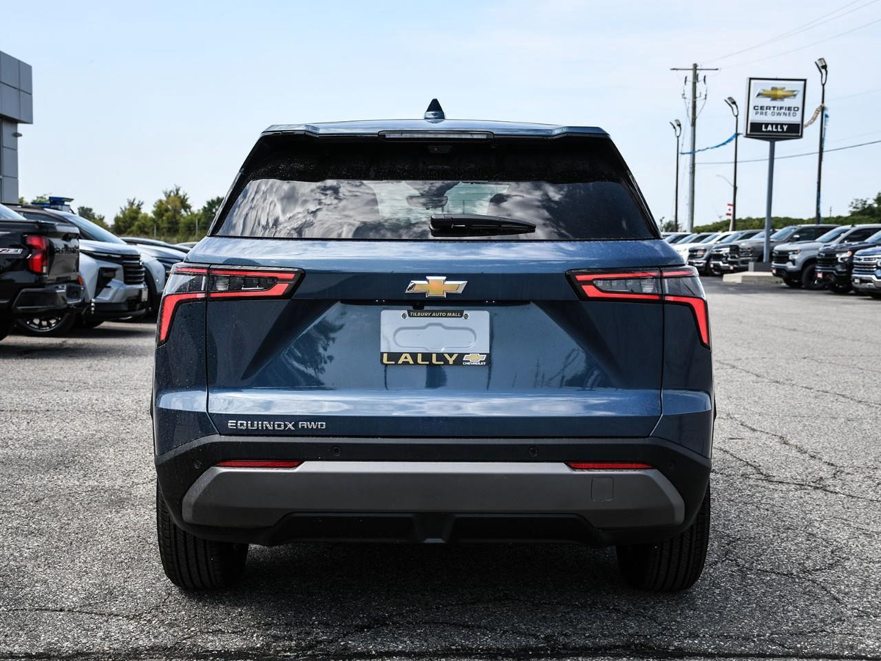 2027 Chevrolet Equinox LT Photo
