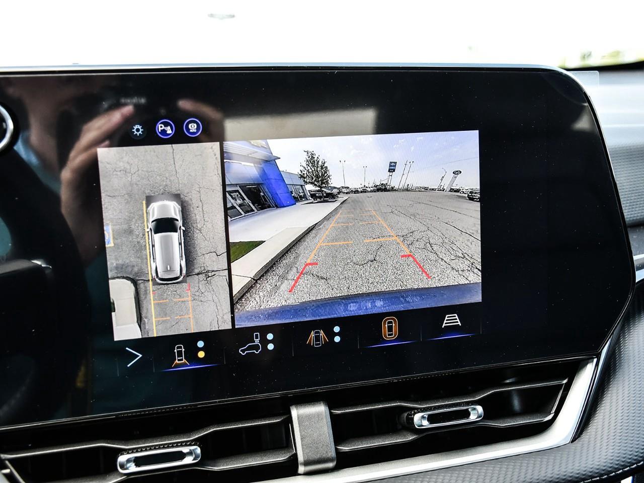2027 Chevrolet Equinox LT Photo