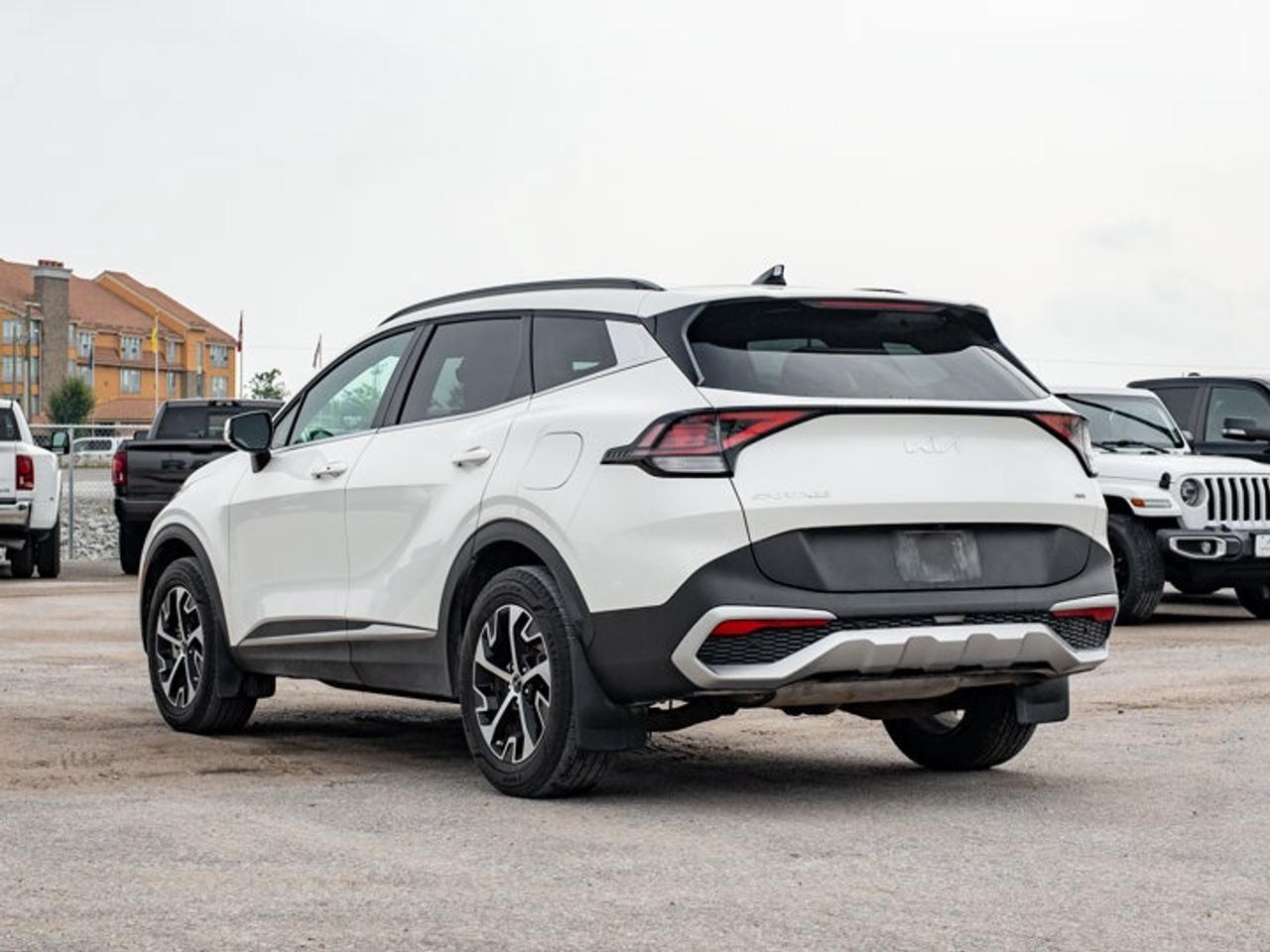 2025 Kia Sportage EX Photo