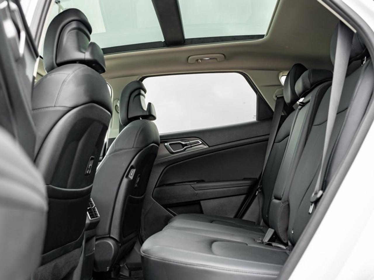 2025 Kia Sportage EX Photo