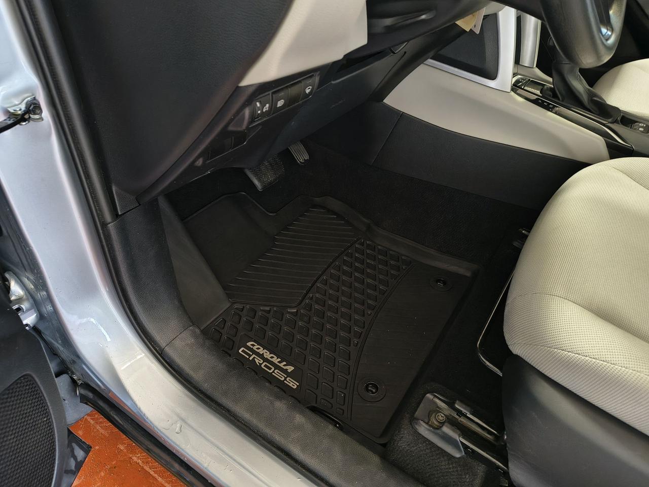2023 Toyota Corolla Cross L Photo