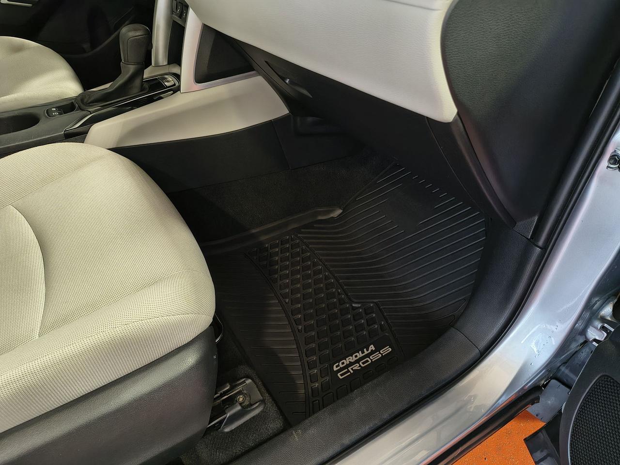 2023 Toyota Corolla Cross L Photo0