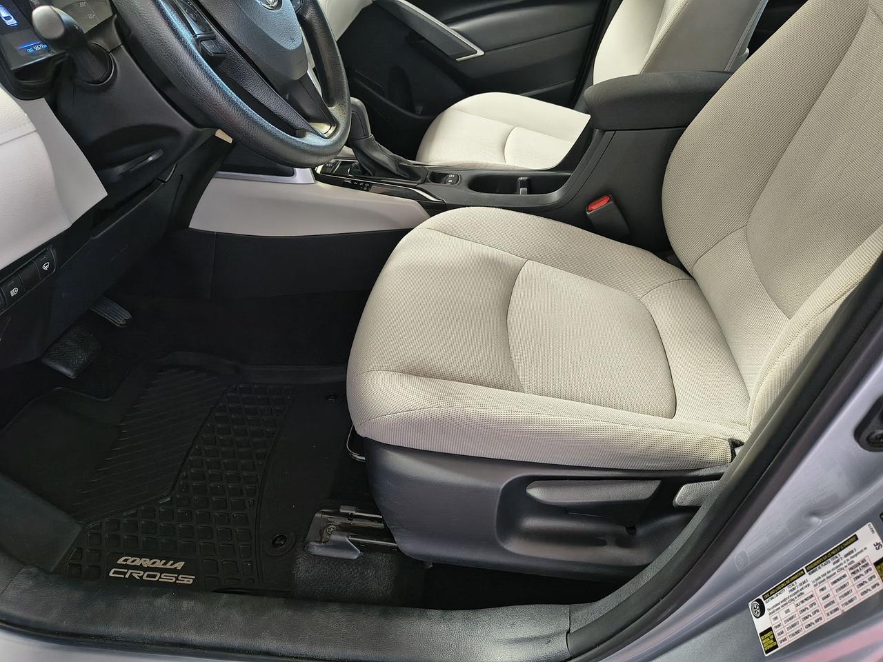 2023 Toyota Corolla Cross L Photo0