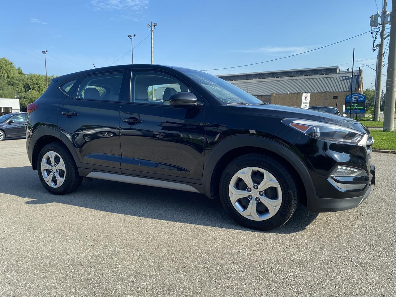 2017 Hyundai Tucson SE - Photo #4