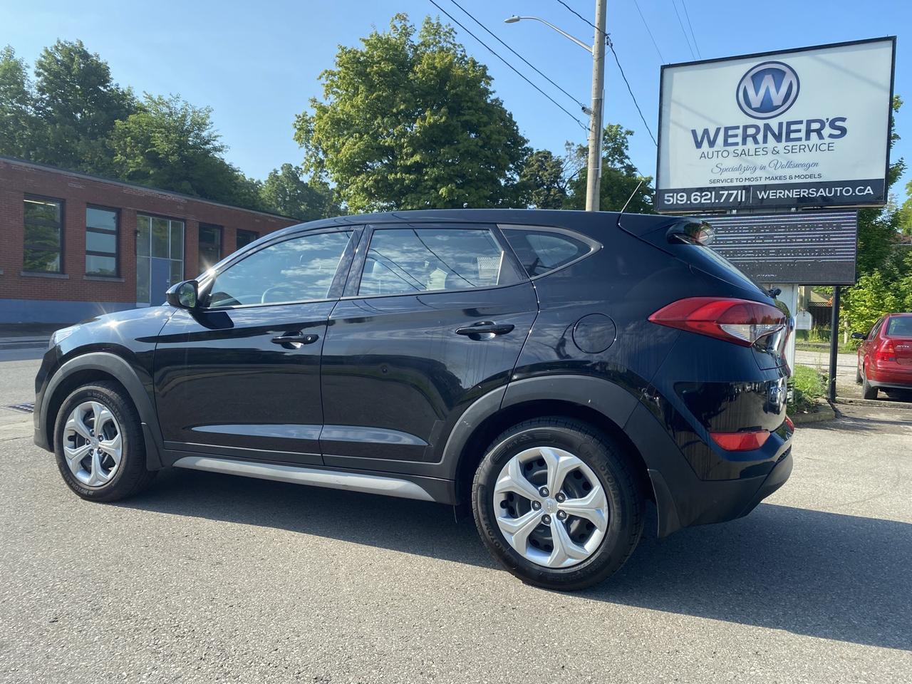 2017 Hyundai Tucson SE - Photo #2