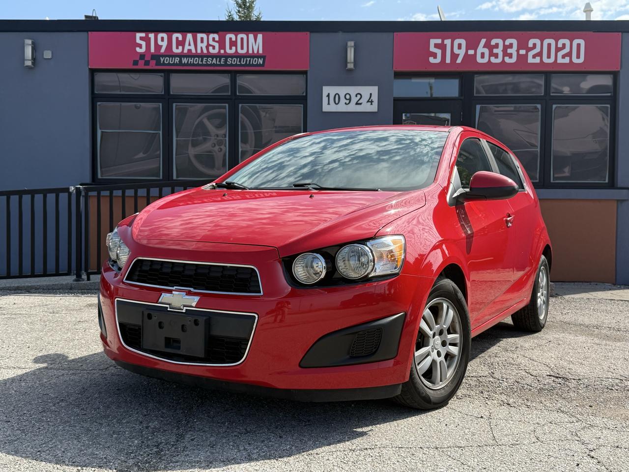 2015 Chevrolet Sonic LT | Low KM | Backup Camera | Bluetooth - Photo #1
