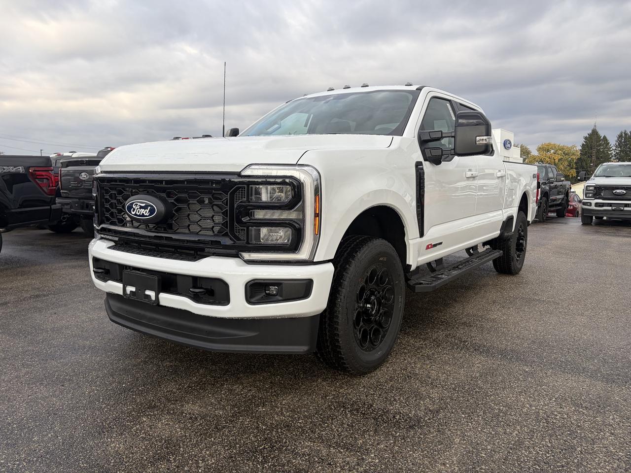 2027 Ford F-250 Lariat Crew Cab 4x4 Photo0
